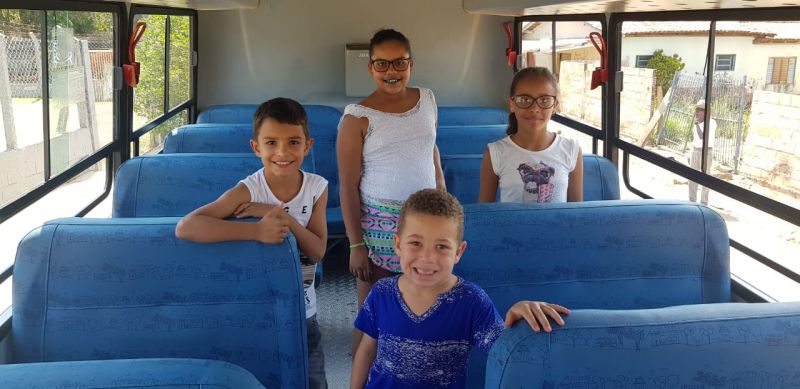 Distrito de São José da Antinha recebe ônibus para a educação.